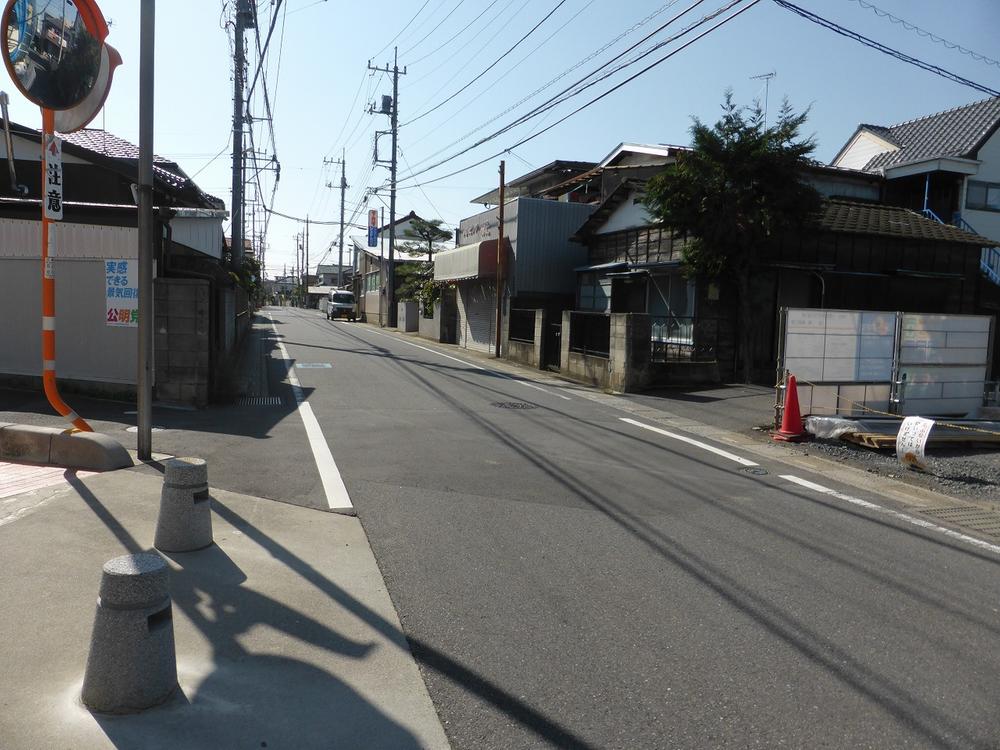 Local photos, including front road. 2013.10.28 shooting. Local front road