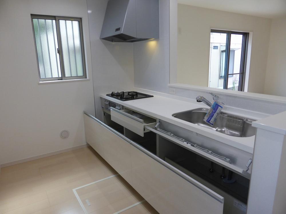 Kitchen. Example of construction. Cooking easy and convenient 3-burner stove.