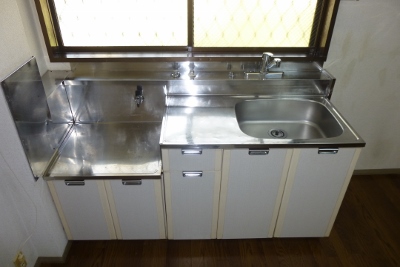 Kitchen. Yes window ・ Bright kitchen