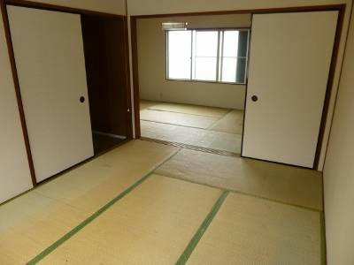 Other room space. Two between the continuance of the Japanese-style room