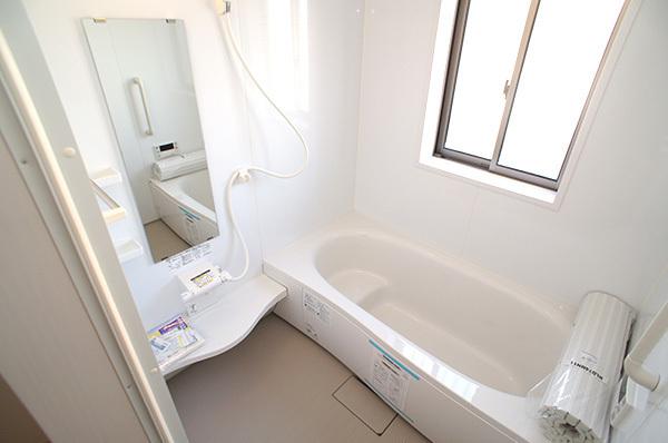 Bathroom. 1 Building