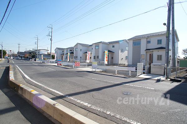 Local photos, including front road