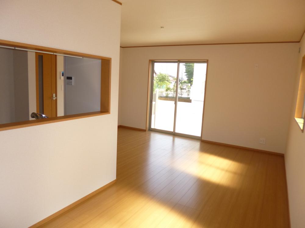 Same specifications photos (living). 2013.6.24 shooting. There are all building LDK16 quires more. It is bright with two-sided lighting. 