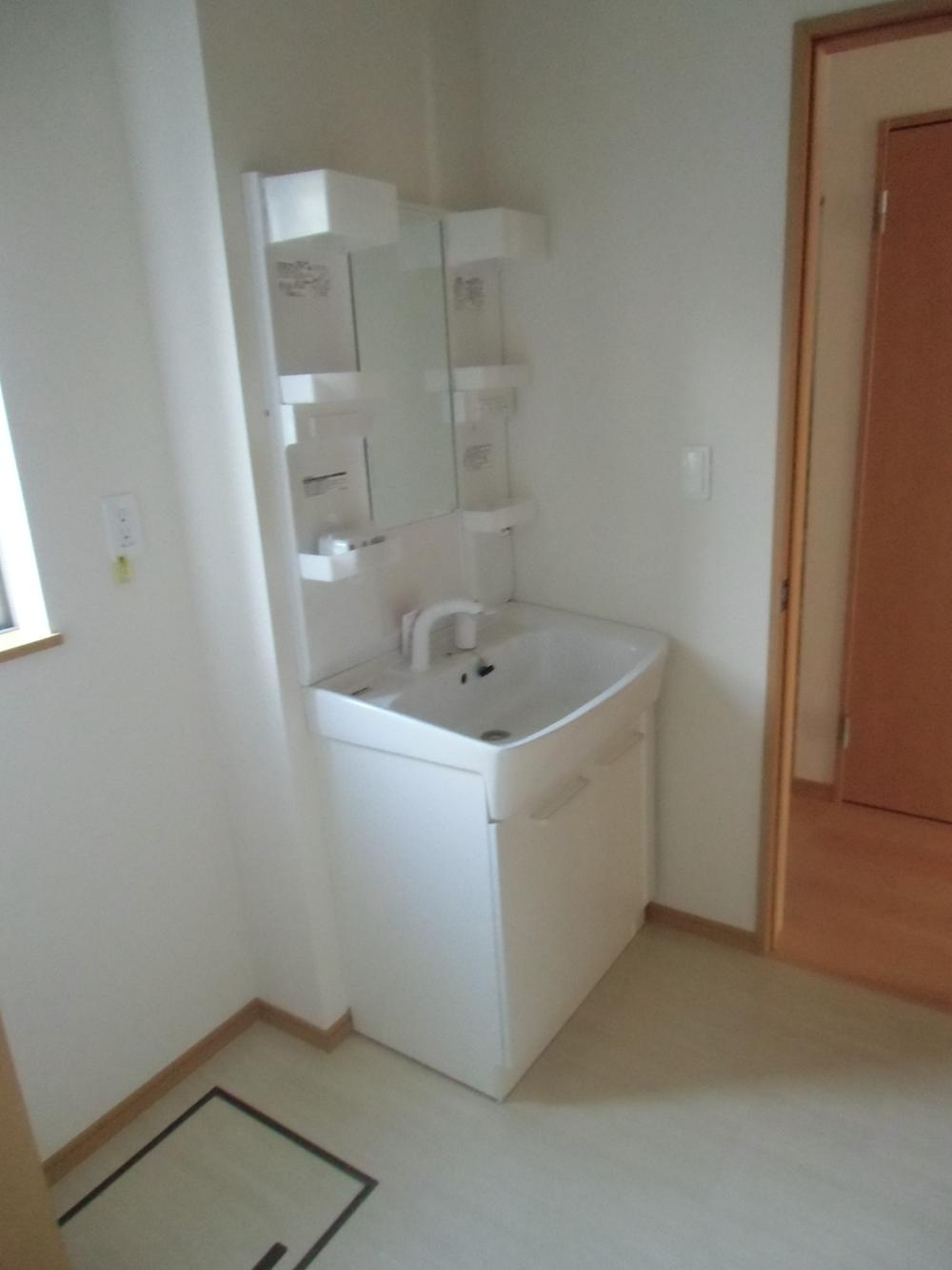 Wash basin, toilet. Example of construction