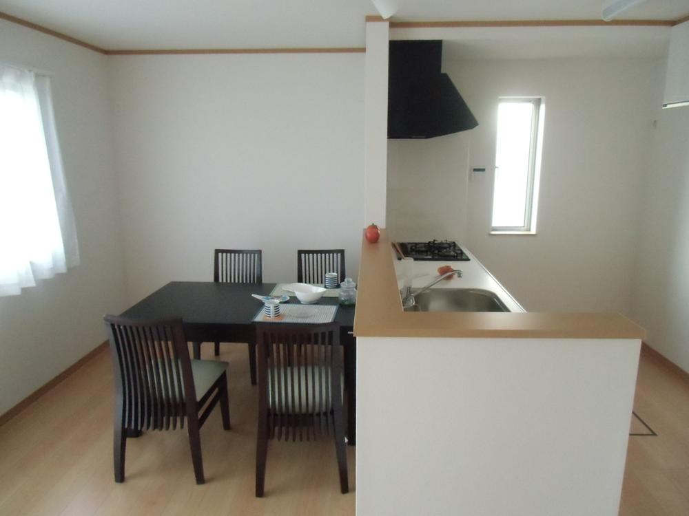 Same specifications photos (living). Example of construction