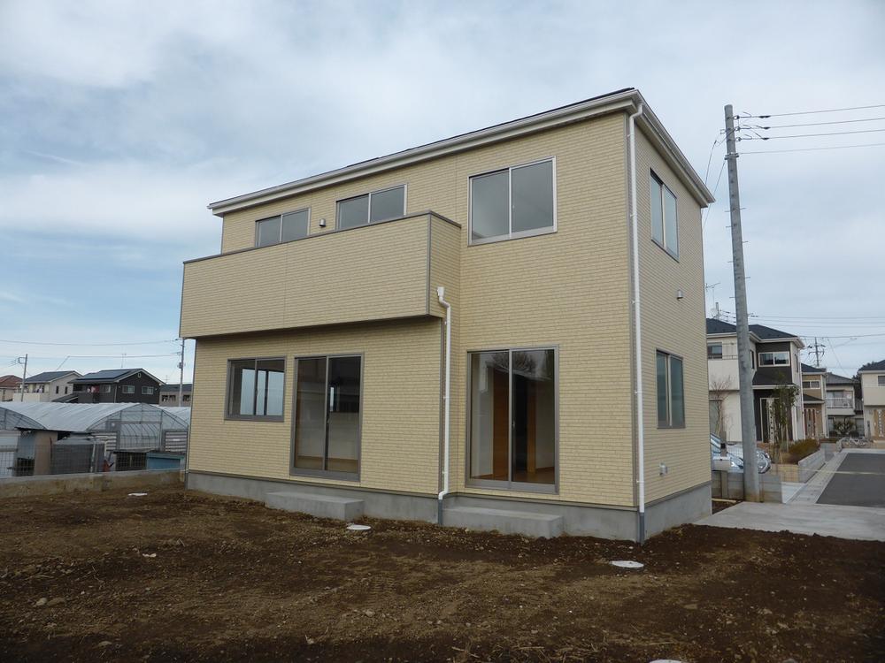 Rendering (appearance). Example of construction