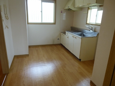 Living and room. Bright dining kitchen