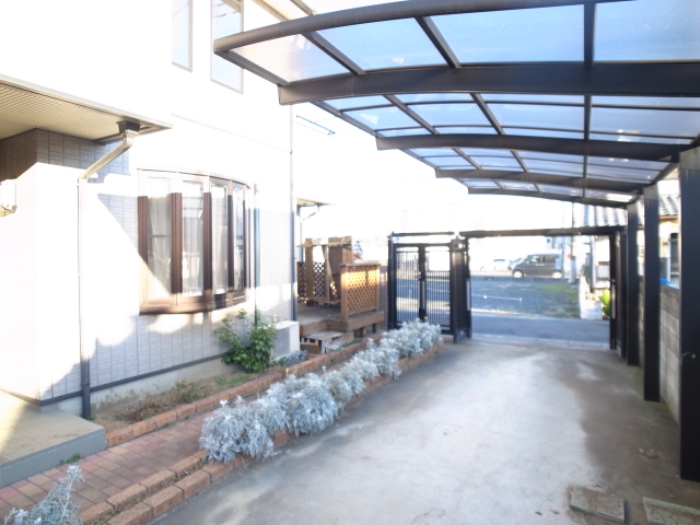 Parking lot. You can also cherish the car with a parking roof. 