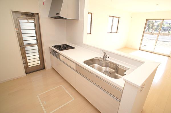 Kitchen. Face-to-face kitchen where you can enjoy a conversation with your family, even while cooking Indoor (11 May 2013) Shooting 1 Building