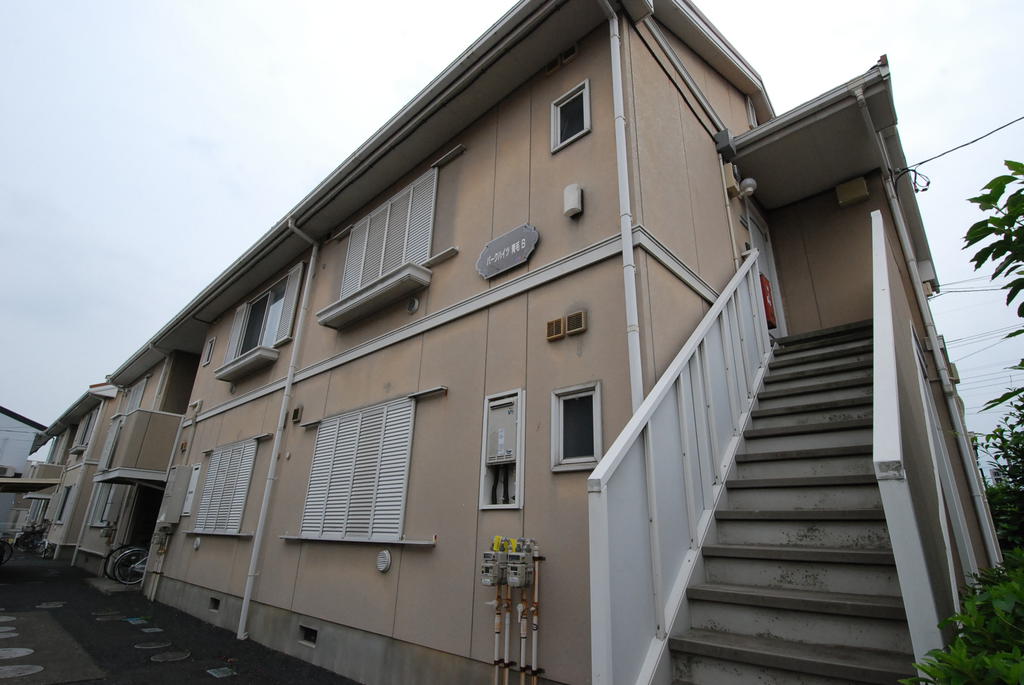 Other. Entrance before a private staircase