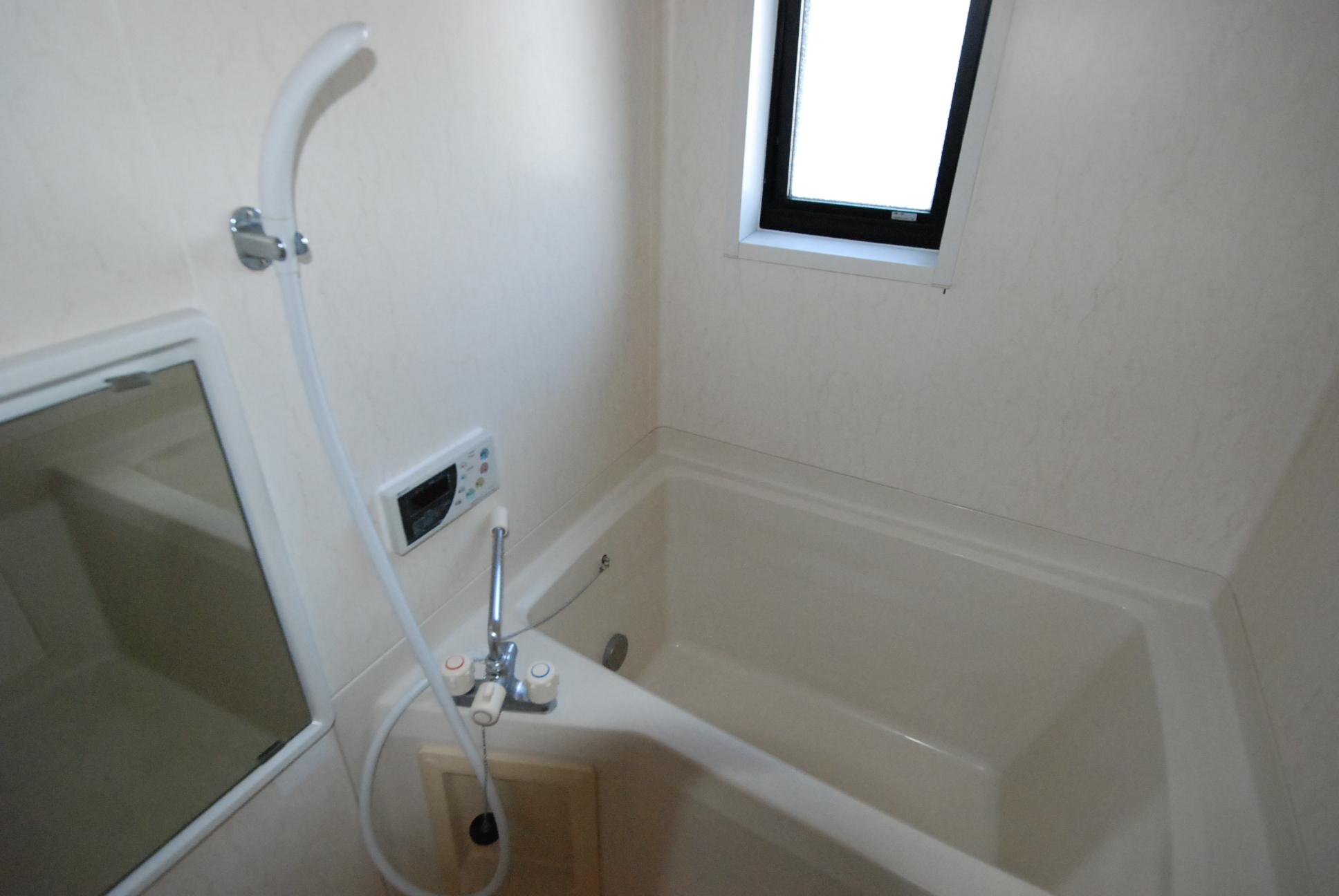 Bath. City gas Add cooked Allowed