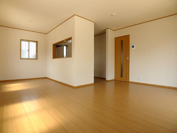 Living. Your family spacious living room that everyone is comfortable and welcoming Room (May 2013) Shooting 1 Building