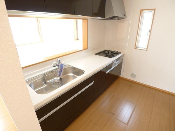 Kitchen. Produce a warm time face-to-face kitchen of your family Room (May 2013) Shooting 1 Building