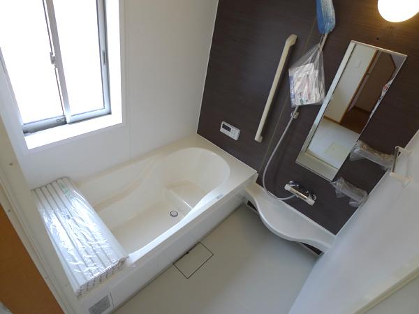 Bathroom. Room (May 2013) Shooting 1 Building