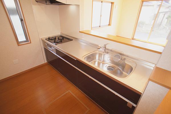 Kitchen. Produce a warm time face-to-face kitchen of your family Indoor (11 May 2013) Shooting