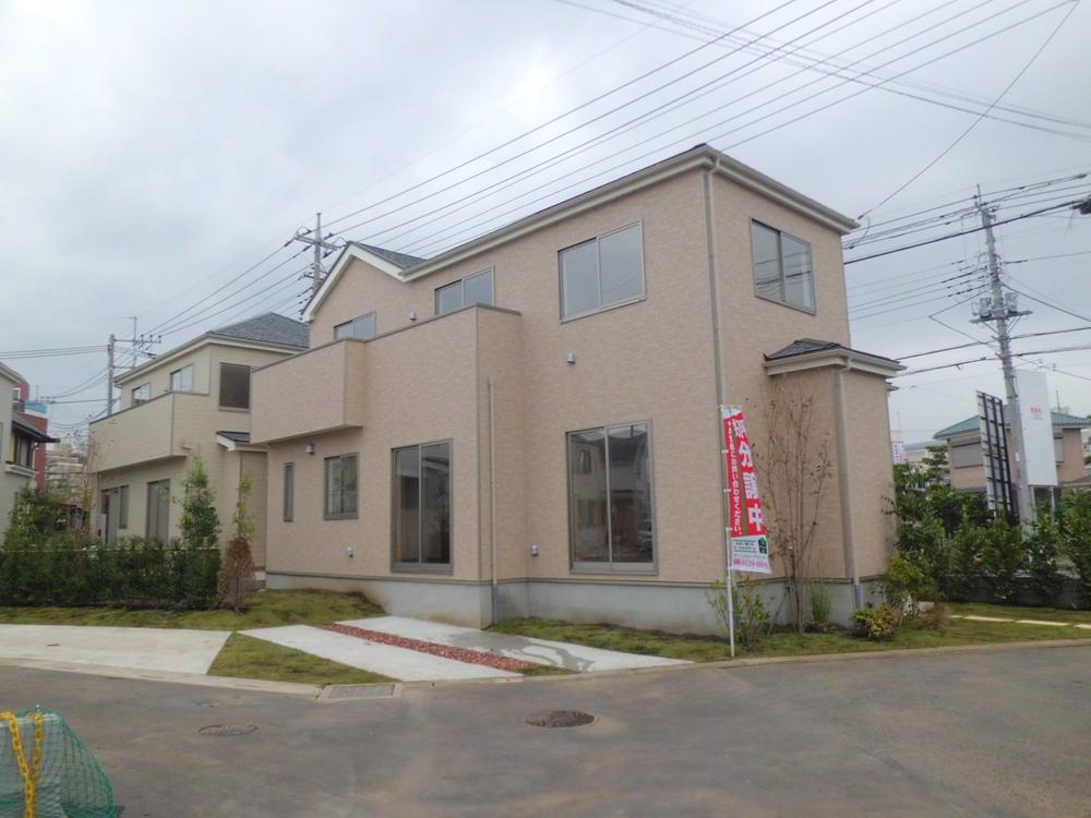 Local appearance photo. Local (11 May 2013) Shooting