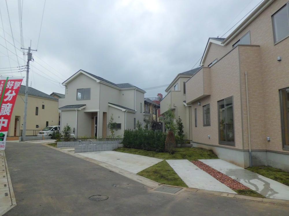 Local appearance photo. Local (11 May 2013) Shooting