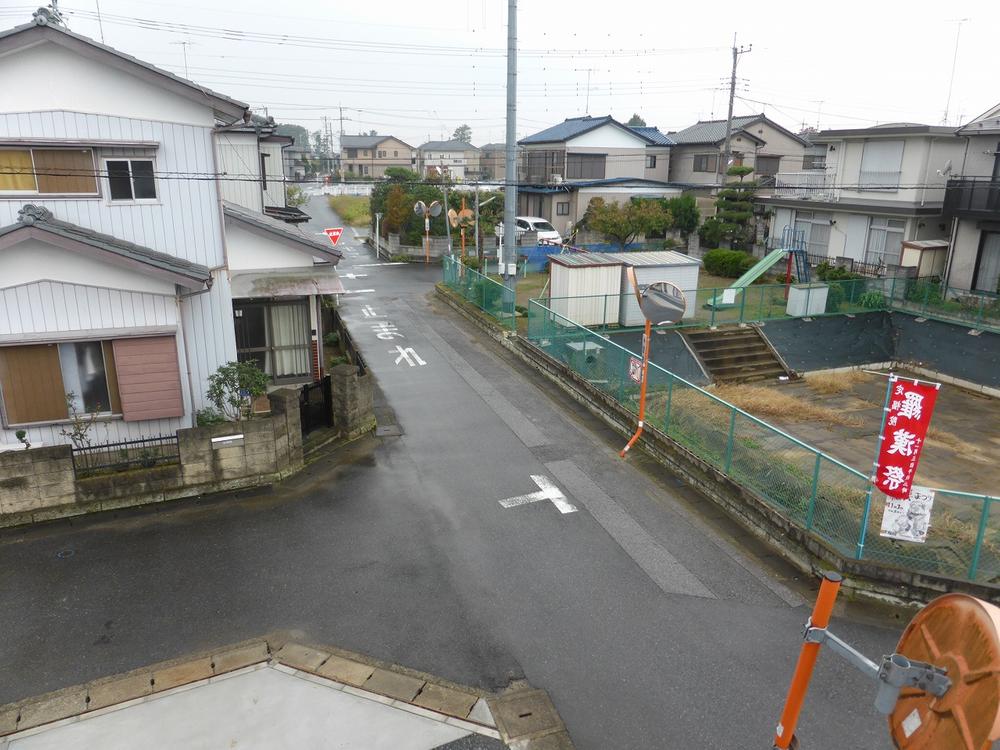 Local photos, including front road. 2013.10.29 shooting.