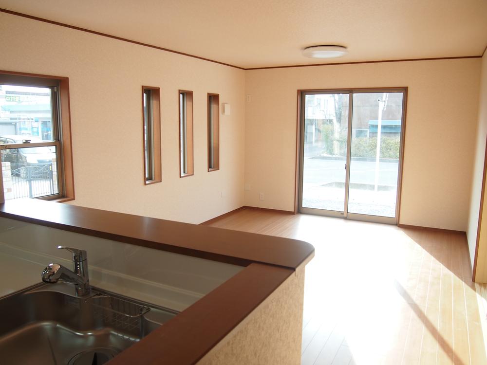 Living. Since it is a corner lot, It is very bright LDK.