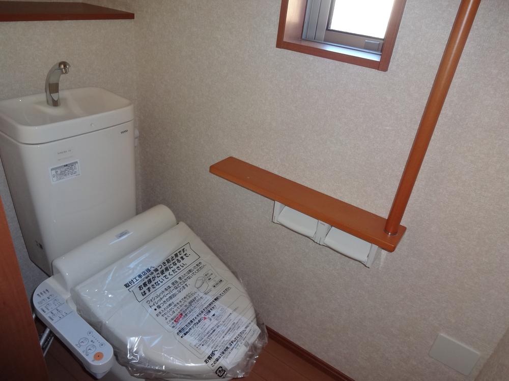 Toilet. Indoor (11 May 2013) Shooting