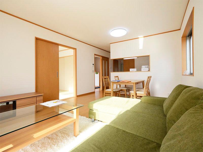 Same specifications photos (living). (C Building) same specification