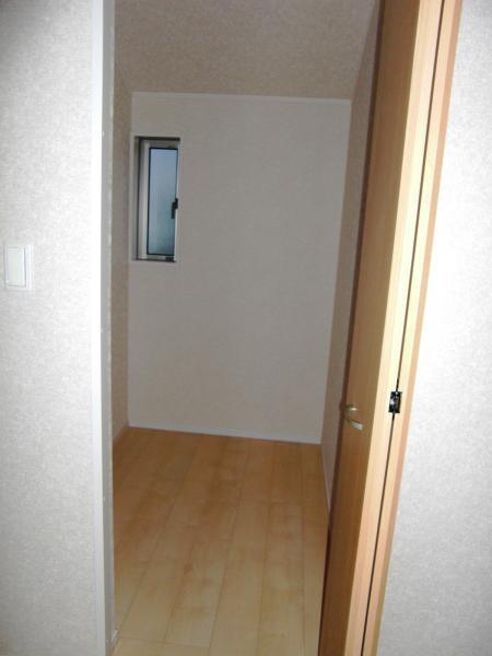 Receipt. About 1.5 Pledge of closet