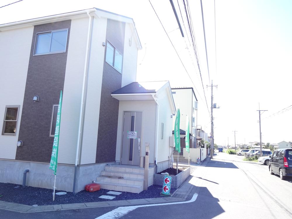 Local photos, including front road. Local (September 2013) Shooting