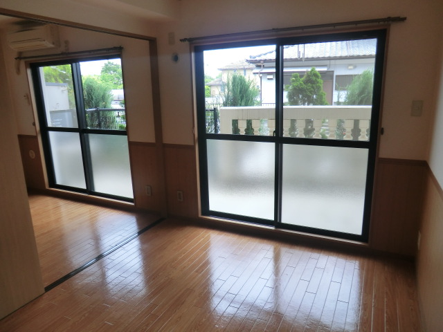 Living and room