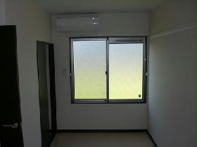 Living and room. Window are two there for the living room, Ventilation is good.