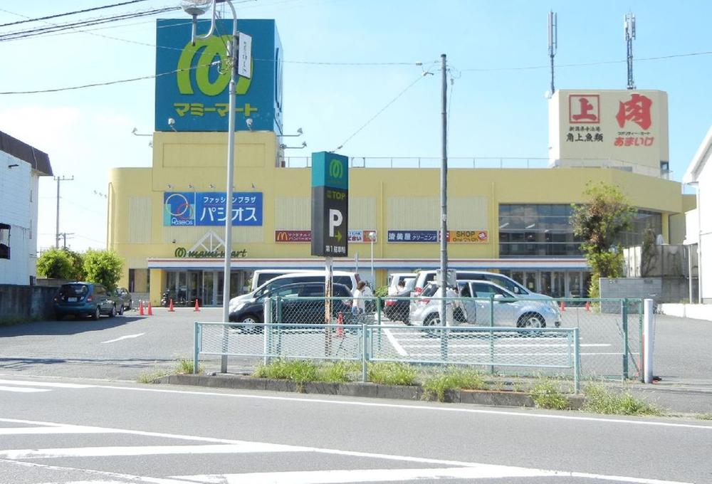 Supermarket. Mamimato About 600m