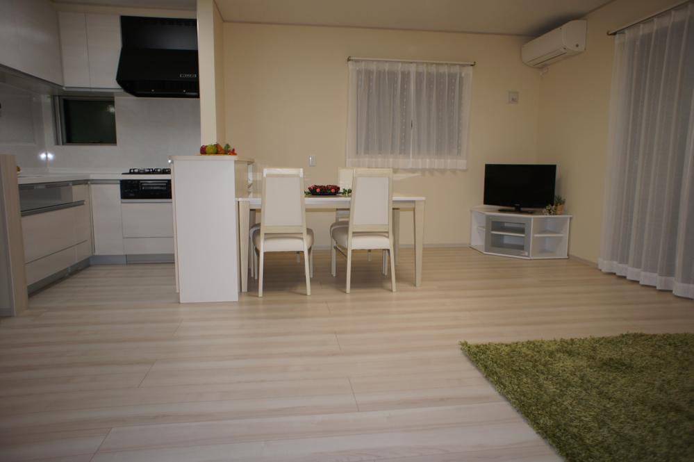 Living. Indoor (12 May 2013) Shooting