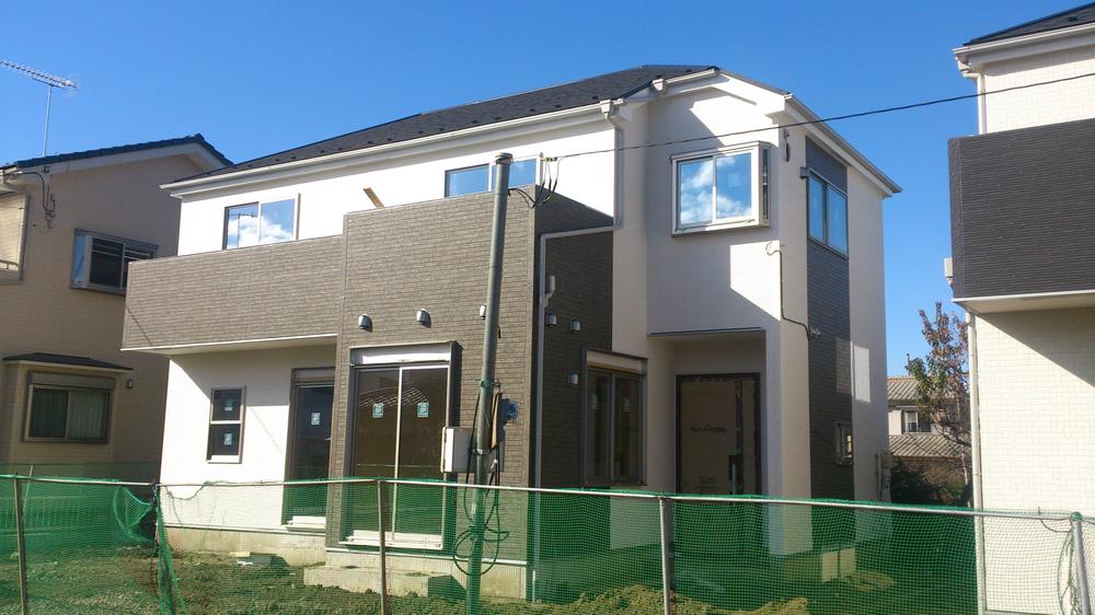 Local appearance photo. Local (11 May 2013) Shooting