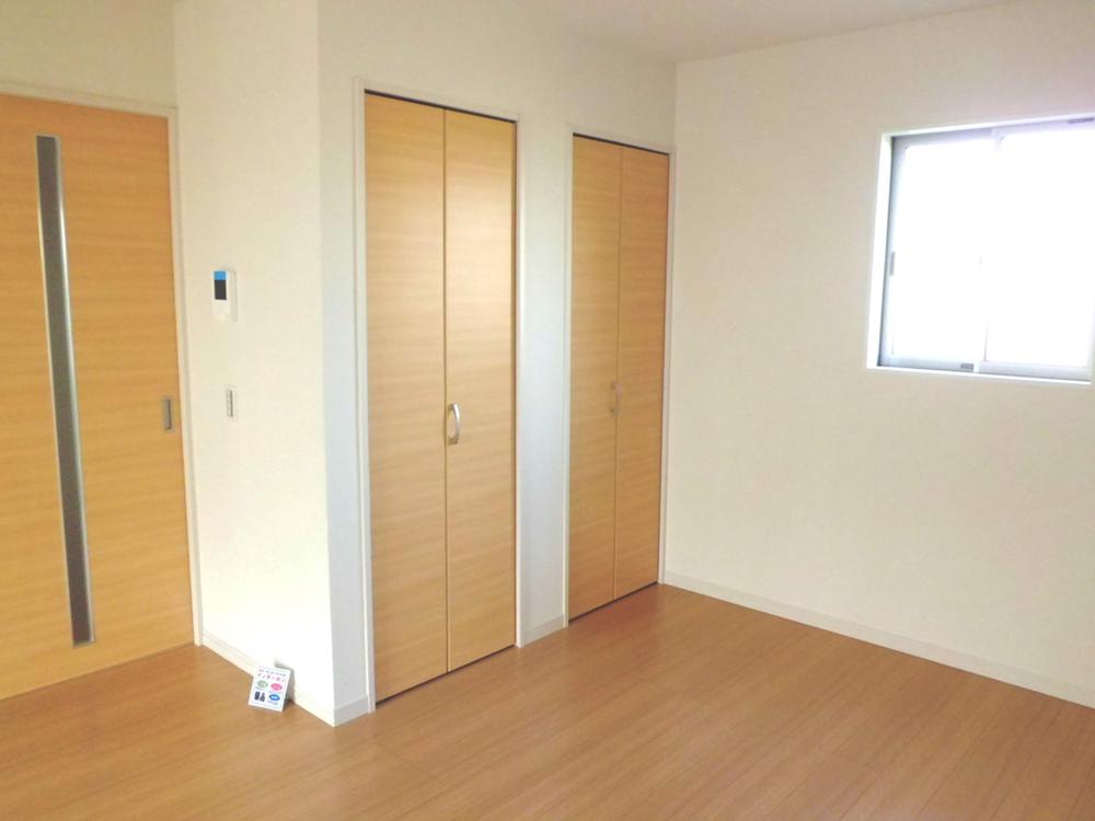 Receipt. If available glad dining of the housing (10 May 2013) Shooting