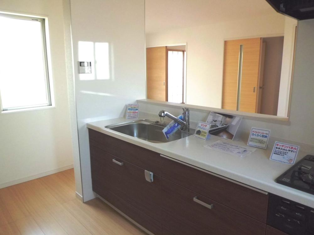 Kitchen. Bright kitchen light plug (10 May 2013) Shooting