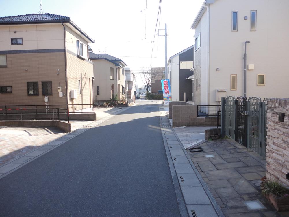 Local photos, including front road. We have local confirmation! (December 2013) captured at around 11