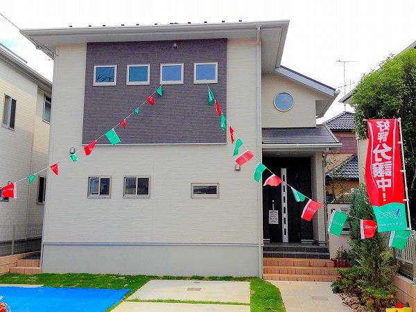 Local appearance photo. Parallel two available parking with parking, Out it is also Easy / A Building (June 2013) Shooting