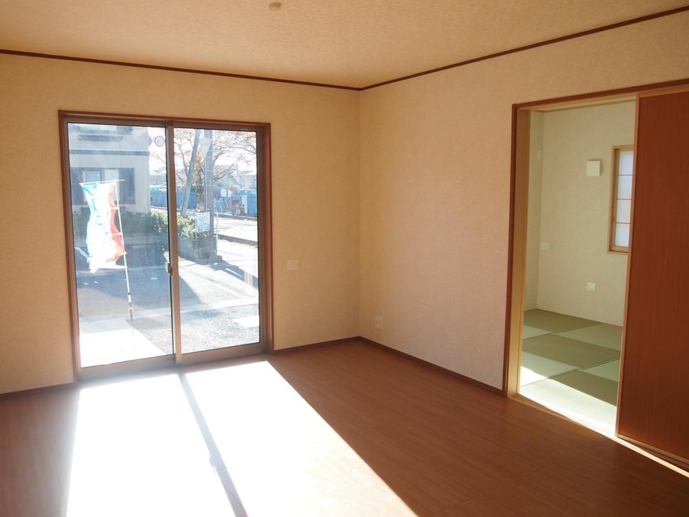 Living. Bright living