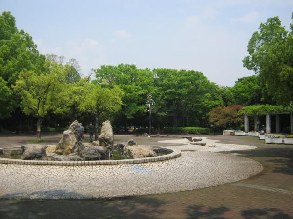 park. 900m to Central Park (park)