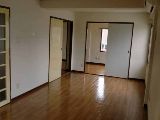 Living and room. Living-dining