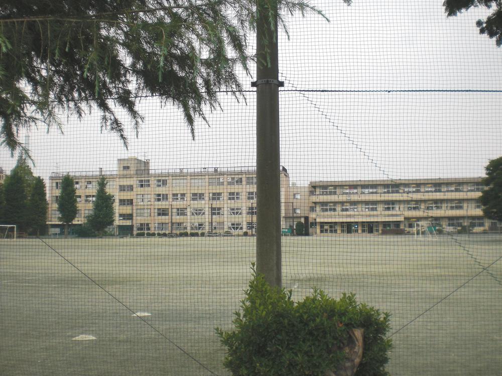 Junior high school. Sansiri to junior high school 1600m