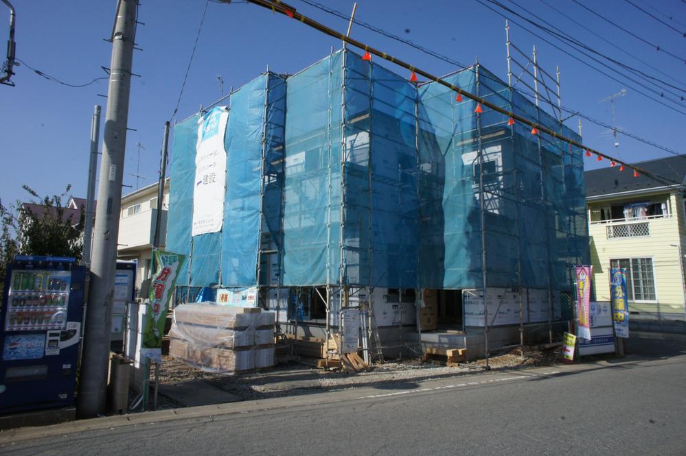 Local appearance photo. Local (11 May 2013) Shooting