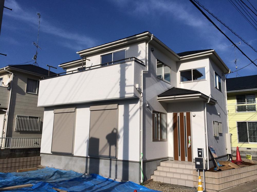 Local appearance photo. Local (12 May 2013) Shooting