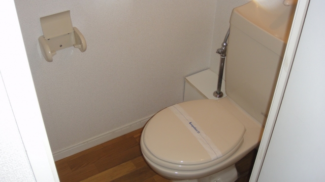 Toilet. bus ・ Toilets are completely different. 