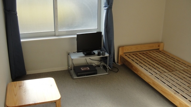 Living and room. Internet is also unlimited per month 1.600 yen. 