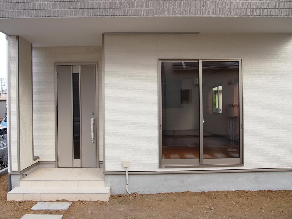 Local appearance photo. Local is a photo. 