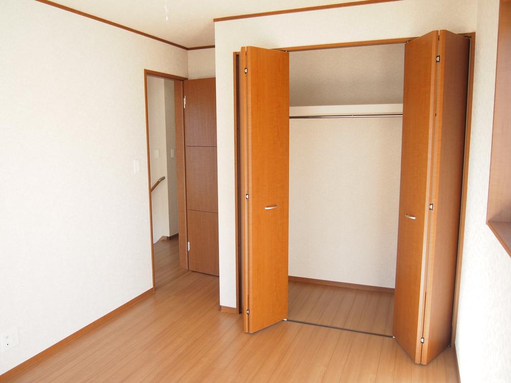 Receipt. 2F is a Western-style storage