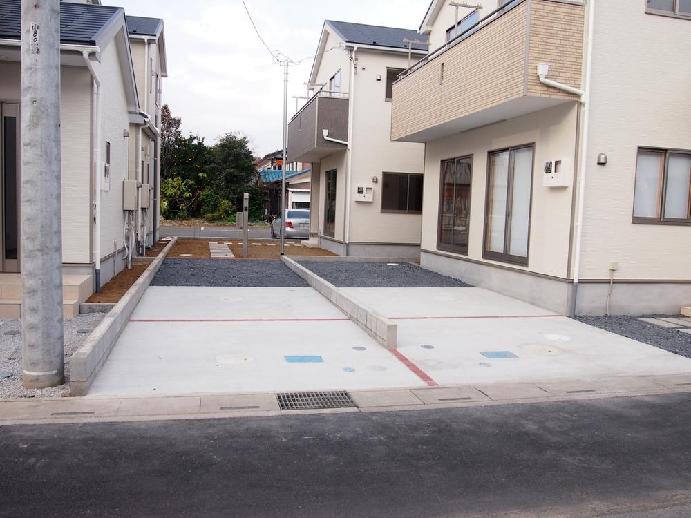 Local photos, including front road. Garage width 3m is. 