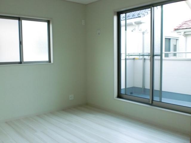 Non-living room. Indoor (12 May 2013) Shooting