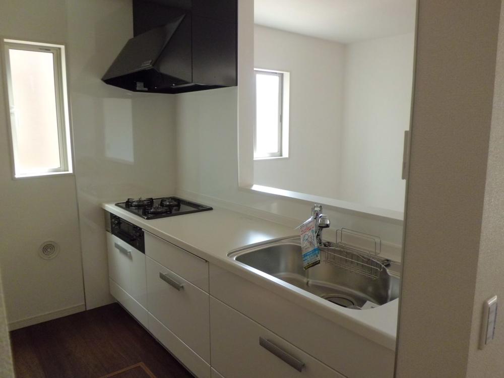 Kitchen. Since the face-to-face kitchen, Conversation with the family also momentum (September 2013) Shooting