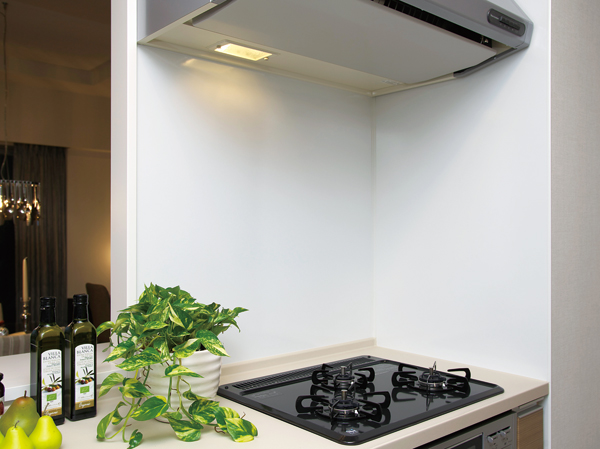 Kitchen.  [Kitchen Panel] Enamel panel to keep around dirt tend kitchen always clean. It is also convenient to use magnet.